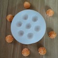 Miniatyrbillede 3 af 5: Silikonebageform i flere former til slik, chokolade, fudge og dessert