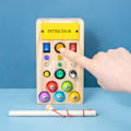 Miniatyrbilde 1 av 4: Montessori Busy Board i tre med LED-lys bryter Busy Board Toy