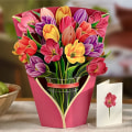 Pikkukuva 1 / 3: Paper Pop Up -kortit, juhlalliset tulppaanit, kimppu 3D-popup-paperikukka