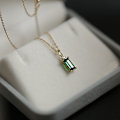 Miniatyrbillede 1 af 5: Baguette CZ Pendant Halskæde | Belagt Sterlingsølv | Smaragd B