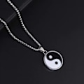 Pikkukuva 4 / 5: Kaulakoru Yin Yang -riipuksella Musta/valkoinen