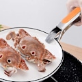 Miniatyrbillede 2 af 5: Tang til at løfte varme retter, skåle, pander, fade fra mikrobølgeovnen,