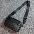 Pikkukuva 2 / 5: Uusi ruudullinen nahkainen yhden olkapään crossbody-laukku, yhteensopiva, unisex
