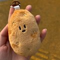Miniatyrbild 5 av 5: Plush Liten Potatis Hängande Dekoration Söt Fylld Cartoon Grönsak Plushie Nyckelring Ryggsäck Väska Hänge Ornament Födelsedagspresent