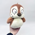 Miniatyrbillede 4 af 5: Migration 2023 Gwen Plush Flyvende And Rushing Forward Plyslegetøj