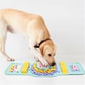 Miniatyrbillede 7 af 8: Interaktiv Snusemåtte til Hunde – Et stressreducerende og hjernetrænende pædagogisk legetøj, der passer til alle kropstyper (blå snusemåtte) blå blue