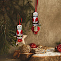 Miniatyrbillede 2 af 5: Sjov Julemand Vedhæng, Julepynt, Juletræspynt, Sjov Stående Julemand i Træ, Personlig Juledekoration