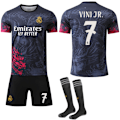Miniatyrbilde 1 av 2: 24-25 Real Madrid Dragetrykk Spesialutgave Svart Rød Trøye NR.7 VINI JR. Skjorter Barn Voksen Fotballutstyr med Sokker NO.7 VINI JR. 20