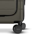 Miniatyrbild 11 av 11: Set med 2 Eternitive E3 resväskor / kabinväska med extra ficka och USB-C- och USB-A-port / TSA kombinationslås / storlek S + M / olivgrön färg / 360°