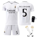 Miniatyrbilde 1 av 3: 2425 Real Madrid fotballdrakt Bellingham draktsett med sokker + verneutstyr 26(140-150cm)