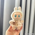 Miniatyrbild 1 av 6: Kläder för 15-17 cm v1v2 Labubu, outfit Labubu Sittande Party Bear, Etikett, Halsduk, Hatt, Väska, Docktillbehör, Söt Dekoration Brown Sweater no doll