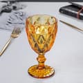 Miniatyrbilde 4 av 4: Fargede vinglass, glassbeger, preget vintagemønster, farget
