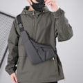 Miniatyrbild 2 av 4: Antistöld Fit Triangle Väska Fritid Läder Film Crossbody Bröstväska Grå