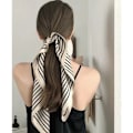 Pikkukuva 1 / 3: Naisten huivi, silkki, vaalea väri Beige stripes