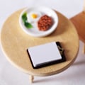 Pikkukuva 2 / 4: Sisältää Mini-nukke, reppu, lasit, liitutaulu, miniatyyrikirjat, paperi, leikepöytä, lyijykynä, nuken viivaimet, nuken tarvikkeet, tytöt