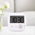 Pikkukuva 3 / 7: Keittiöajastin, monitoimilaite keittiöön, jossa on suuri LCD-näyttö ja tehokas hälytys- ja ajastintoiminto, sisäänvedettävä jalusta sekä magneettinen koukku ja
