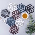 Miniatyrbilde 5 av 5: 4 stk gryteunderlag - Multi-Use Intricately Carved Insulated
