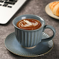 Pikkukuva 3 / 5: 160 ml retro kukka latte alustalla Yksinkertainen eurooppalainen käsinpesty kahvikuppi