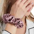 Pikkukuva 3 / 4: Hiusvanteet Silk Headbands Joustavat hiusvanteet, Naiset$ Hiusvanteet Premium Silk Headbands Joustavat hiusvanteet, Naiset, Naisten hiusasusteet$ Silk Rubber red
