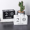 Miniatyrbild 5 av 7: Trä skrivbord block kalender - evig block månad datum display