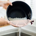 Pikkukuva 3 / 6: Leikkuri siivilä kattiloille ja pannu, 2-pakkaus, lämmönkestävä silikoni,