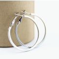 Miniatyrbild 1 av 3: Blanka Runda Hoop Örhängen med Kantig Design - 4 cm - Silver Silver