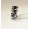 Miniatyrbild 3 av 5: Cool Silver Ring med Döskallar / Dödskallar i 2 Rader - Stl 21,5 Silver