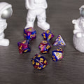 Pikkukuva 5 / 5: Noppa laudalle ja roolileikkiin - tummanvioletti - 7 kpl Multicolor
