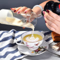 Miniatyrbillede 5 af 5: Automatisk Mælkeskummer Sæt, elektrisk Mælkeskummer Med Dobbelt Piskeris Mini Skummer Med Kop Og Mixer, Til Cappuccino Chokolade Og Mælk (1 stk, Sort)