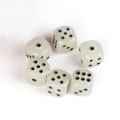 Pikkukuva 3 / 4: 16mm Kuusisivuinen Pimeässä Hohtava Noppasetti Lautapeleille ja Matematiikan Opetukseen