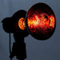 Miniatyrbillede 4 af 5: Sæt med 2 Infrarøde Pærer 150W Glas Madservice Rugende Kylling Kæledyr Bad Lys Terapi med Base Flood Light Pære