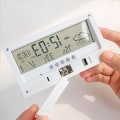 Miniatyrbild 2 av 5: LCD Digital Väckarklocka Smart Nattlampa Väckarklocka Tid Datum Temperatur Luftfuktighet Display Sängbords Batteridriven Klocka (1st, Vit)