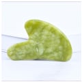 Pikkukuva 2 / 4: Sydän Gua Sha -kaavin hierontatyökalu, Todellinen vihreä jadekivi Gua Sha -lauta koko kehon rentoutumiseen, luonnolliset liipaisupisteen syväkudoshoidon työkalut