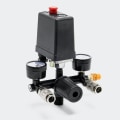 Miniatyrbilde 1 av 5: Trykkregulator med trykkbryter for kompressor Trykkbryter med 2 skjermer
