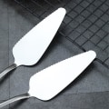Miniatyrbilde 2 av 5: Kakespade, pizzaspade, taggete kant rustfritt stål kakeserver bakepatel