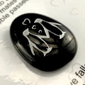 Miniatyrbillede 4 af 5: Penguin Pebble - En lille lomme-pingvin til at kramme, graveret mini-pingvin-sten som mindegave S