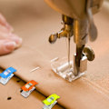 Miniatyrbillede 3 af 5: Premium Plastikclips, 100 stk., Sytilbehør til Syning, Quilting, Håndværk, Assorterede Farver til Håndværk