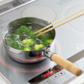 Miniatyrbillede 4 af 4: Rustfrit Stål Gryde Traditionel Gryde Med Træhåndtag Perfekt Til Ramen Mælk Osv 16cm