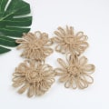 Miniatyrbillede 4 af 4: Sæt med Burlap Blomster Burlap Håndværk Hamptov Daisy Rustik DIY Håndværk Jute Linned Blomst Julebryllup Fest Dekoration 5stkbrun