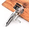 Miniatyrbilde 3 av 5: Multifunksjons roterende ostestrimler med 1 håndholdt trommel i rustfritt stål for parmesan, mozzarella, grønnsaker og mer, ergonomisk design