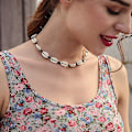 Miniatyrbillede 4 af 5: Shell Choker Halskæde Muslingehalskæde Justerbar Shell Halskæde Armbånd Sæt Hawaiianske Smykker Til Kvinder Mænd Piger Sort black