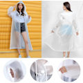 Miniatyrbillede 5 af 5: Regnponcho 2 stk Genanvendelig Vandafvisende Poncho Letvægts Regnjakker med Hætte Regnjakke til Kvinder Mænd Vandreture Camping Rejser (Transparent & Grå)