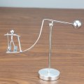 Miniatyrbillede 2 af 5: Newtons Vugge Pendul Svingende Kugle med Base Evig Bevægelse Intelligent Afspænding Legetøj til Hjem Kontor Skrivebords Dekoration