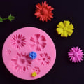 Miniatyrbillede 3 af 4: 6 stk Silikon Kageforme 3D Blomsterformer Fondant Dekoration Blomster Roser Tusindfryd Former Til DIY Chokolade Slik Muffins Gele Kageforme