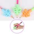 Miniatyrbilde 3 av 5: Blyantgrep Holder for Barn og Tenåringer Skrivekorrigerende Grep Myk Silikonpenn Blyant To-fingers Grep Skrivehjelp Grep (1 Sett, Oransje Blå Grønn)