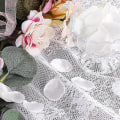 Miniatyrbilde 3 av 4: Silke Roseblader Kompatibel Med Bryllupsdekorasjoner Hvite Blomsterblader - Hvit