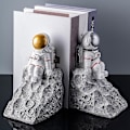 Miniatyrbild 5 av 5: Bokstöd i Resin Astronaut för Skrivbord, Studiedekoration (Silver)