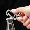 Miniatyrbillede 4 af 5: Titanium nøglering med oplukker, taljehængende spænde, EDC udendørs rygsæktilbehør (1 stk., grå)