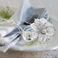 Miniatyrbillede 3 af 5: 2 stk., Servietringholder med hul blomst, velegnet til bryllupsfester og udsøgt service spændedekoration