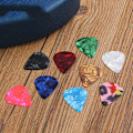 Miniatyrbild 4 av 5: Plektrum 10 st/förpackning Färgglada Celluloidgitarrplock för Akustiska Gitarrer Plock-0,46 mm-Slumpmässig Färg